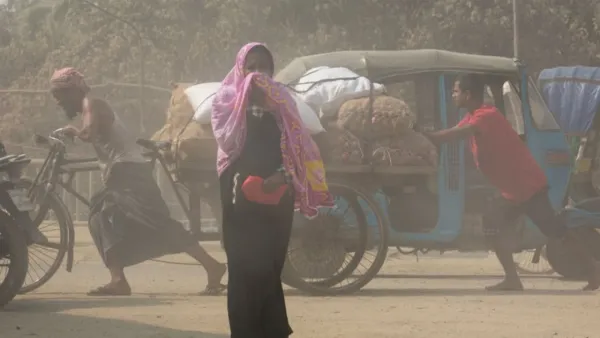 বায়ুদূষণে ভয়াবহ পরিস্থিতি লাহোরে, ঢাকার বাতাস ‘অস্বাস্থ্যকর’