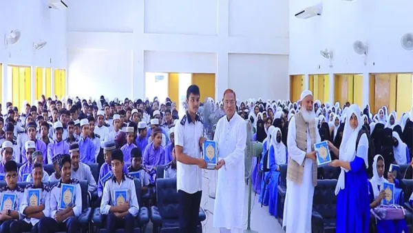 বসুন্ধরা গ্রুপের সহায়তায় বাঞ্ছারামপুরে কোরআন শরীফ বিতরণ