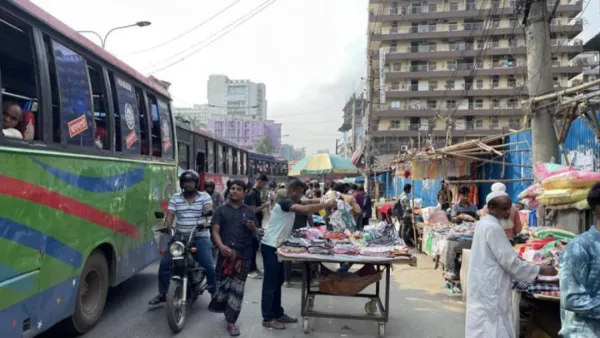 ঢাকার রাস্তায় দোকান বসানো যাবে না