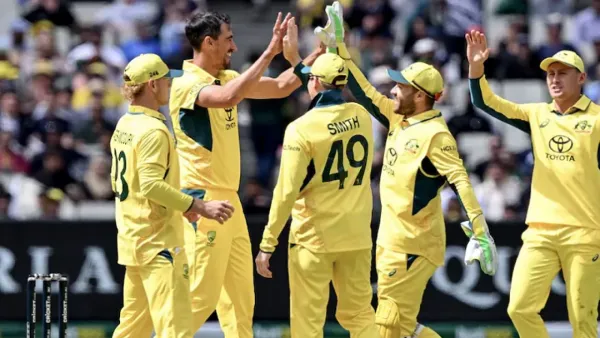 অস্ট্রেলিয়াকে ডাকছে ইতিহাস, স্টার্ক-ম্যাক্সওয়েলের সামনে মাইলফলক