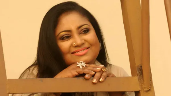 বাংলাদেশে আসছেন বেবী নাজনীন