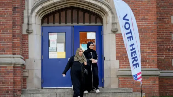 যে কারণে ডেমোক্রেটদের থেকে মুখ ফিরিয়ে নিয়েছেন মার্কিন মুসলিম ভোটাররা