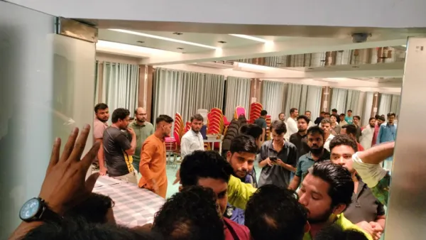 আবাসিক হোটেল থেকে ১৯ ইউপি সদস্য আটক