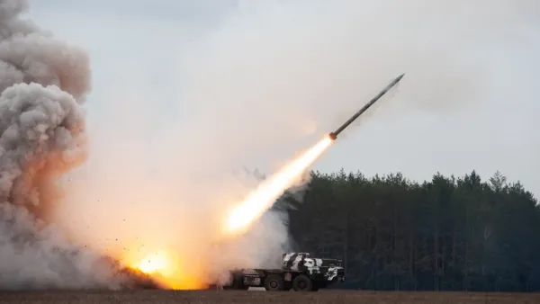 ইসরায়েলি ঘাঁটিতে আঘাত আনল হুতির ক্ষেপণাস্ত্র