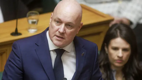 পার্লামেন্টে ক্ষমা চাইলেন নিউজিল্যান্ডের প্রধানমন্ত্রী