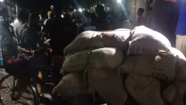 পাচারের সময় ৩০ বস্তা সরকারি চাল উদ্ধার