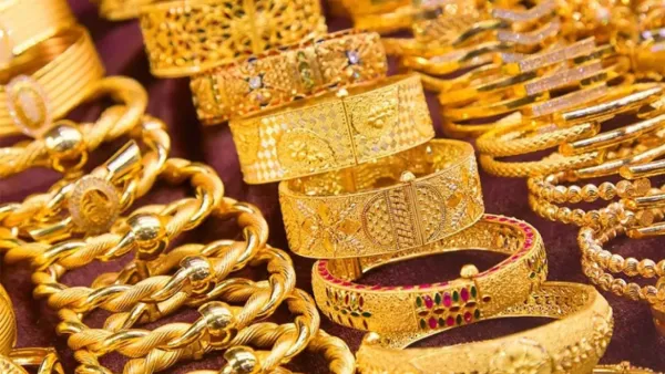 স্বর্ণের ভরিতে কমল আড়াই হাজার টাকা