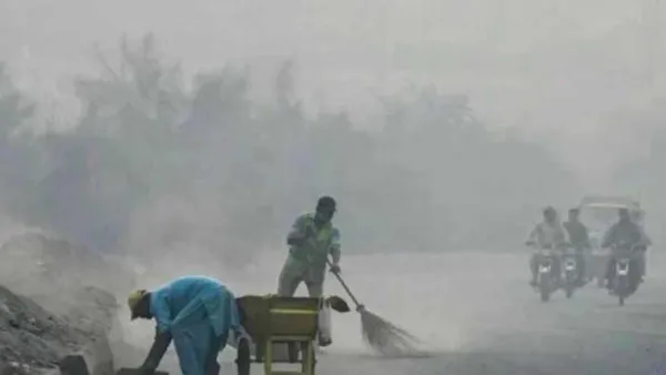 বিপজ্জনক পর্যায়ে লাহোর, ‘অস্বাস্থ্যকর’ ঢাকা