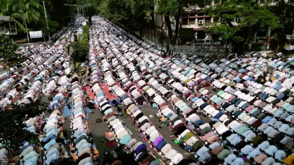 কাকরাইলে বড় জমায়েতে সাদপন্থিদের জুমা আদায়