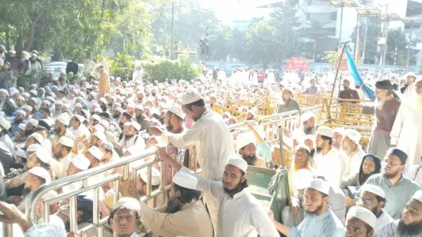 এক দফা দাবিতে স্মারকলিপি দিয়ে সড়ক ছাড়লেন সাদপন্থীরা