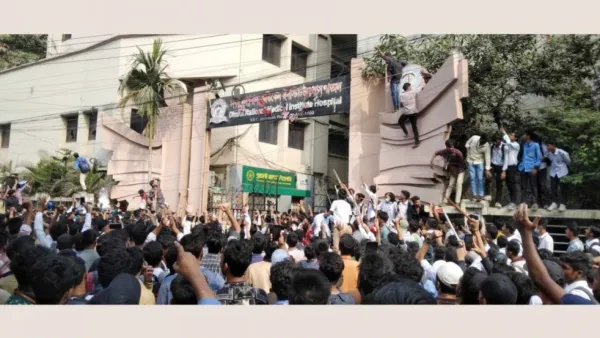‘ভুল চিকিৎসায়’ ছাত্রের মৃত্যু, ন্যাশনাল মেডিকেল ভাঙচুর