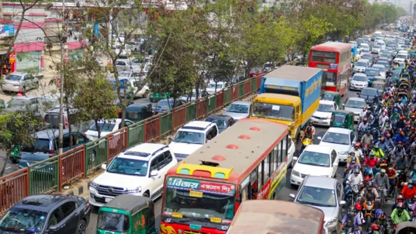 অবসরপ্রাপ্ত ট্রাফিক সদস্যদের রাস্তায় নামাতে চায় সরকার