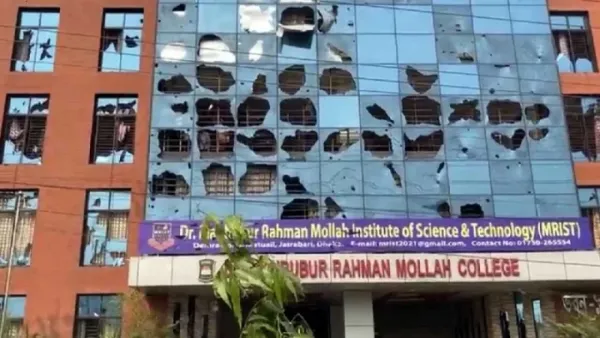 মোল্লা কলেজে বিক্ষুব্ধ শিক্ষার্থীদের হামলা-ভাঙচুর