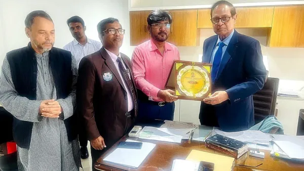 প্রফেসর ড. এম আমিনুলের সঙ্গে বাংলাদেশ ছাত্রকল্যাণ ট্রাস্টের সাক্ষাৎ