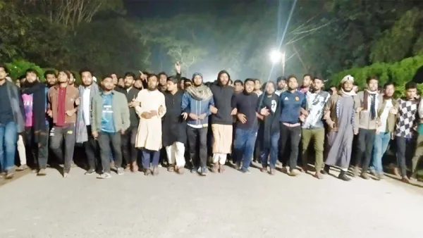 ইসকন নিষিদ্ধের দাবিতে উত্তাল ইসলামী বিশ্ববিদ্যালয়