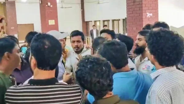 জাবিতে ছাত্রদলের পুনর্মিলনীতে উত্তেজনা, ককটেল উদ্ধার 