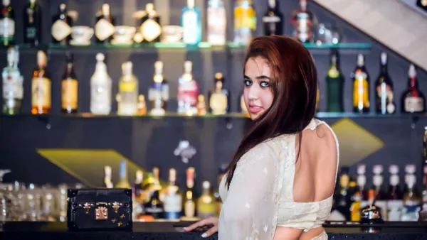 আড়াল ভাঙলেন ফারিয়া শাহরিন, জানালেন সিদ্ধান্ত