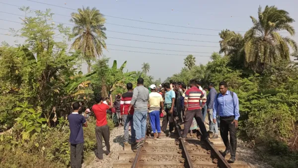 ট্রেনের নিচে ঝাপ দিয়ে বাবা-মেয়ের ‘আত্মহত্যা’