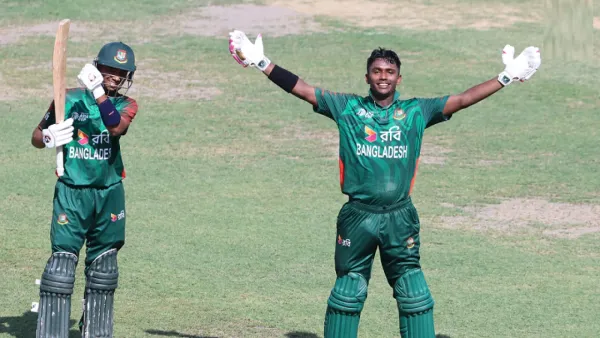 তামিম ঝড়ে পাকিস্তানকে হারিয়ে ফাইনালে বাংলাদেশ