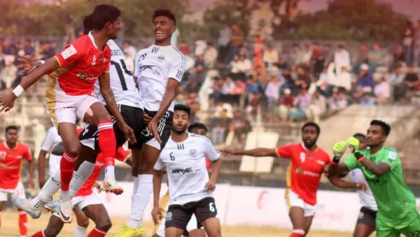 ১০ জনের দল নিয়েও কিংসকে হারিয়ে মোহামেডানের প্রতিশোধ