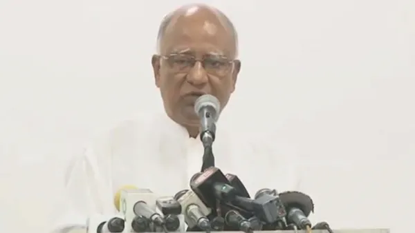 দ্রুত নির্বাচনের রোডম্যাপ দিন: খন্দকার মোশাররফ