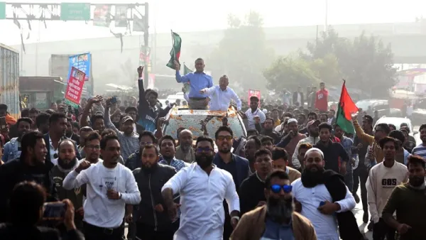 আগরতলা অভিমুখে বিএনপির ৩ সংগঠনের লংমার্চ শুরু 