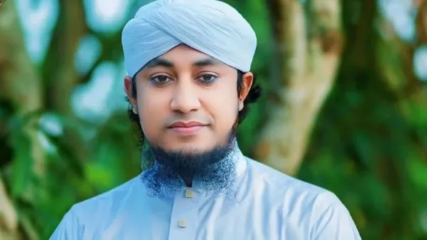 ওয়াজ করতে গিয়ে পেছনের দরজা দিয়ে পালালেন তাহেরি