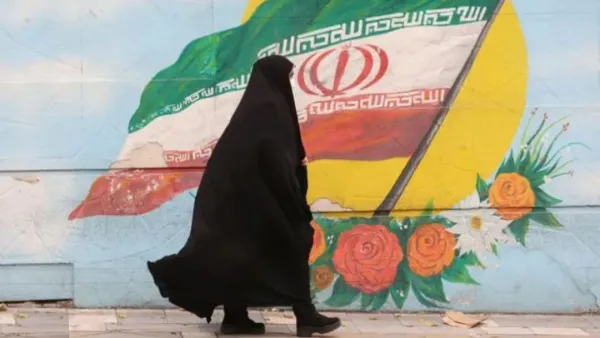 হিজাব সংক্রান্ত বিতর্কিত আইন স্থগিত করল ইরান