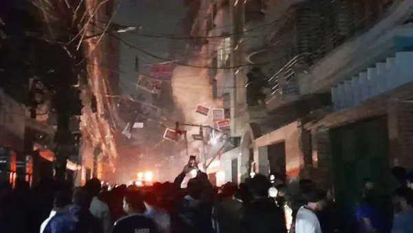 বনশ্রীতে আবাসিক ভবনে আগুন