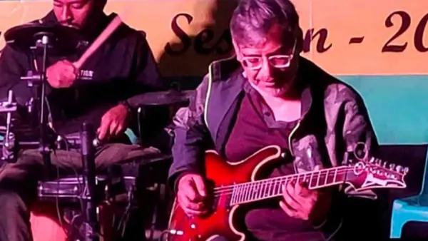 ‘অর্থহীন’ এর সাবেক গিটারিস্ট পিকলু মারা গেছেন