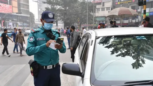 ট্রাফিক আইন লঙ্ঘনে রবিবার দেড় হাজার মামলা করেছে ডিএমপি 