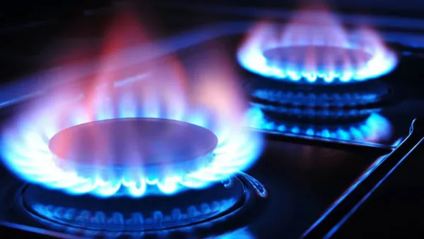 প্রচণ্ড গ্যাস সংকটেও চলছে চুরি-অপচয়