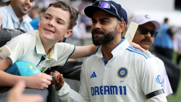 যে কারণে কালো ‘আর্মব্যান্ড’ পরে মেলবোর্ন টেস্টে নেমেছে ভারত