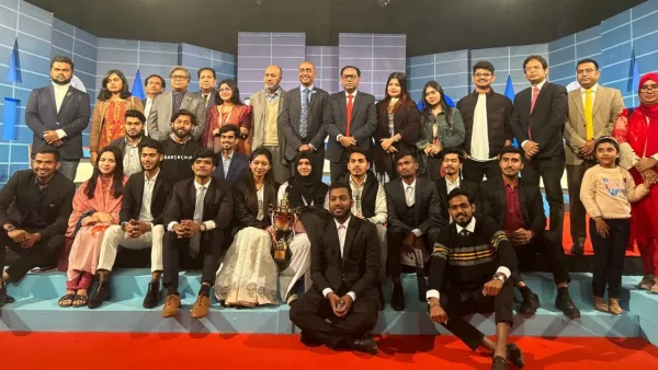 এটিএন বাংলা ছায়া সংসদ বিতর্ক প্রতিযোগিতায় চ্যাম্পিয়ন ইস্টার্ন ইউনিভার্সিটি