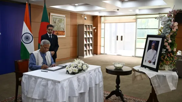 ভারতীয় হাইকমিশনে প্রধান উপদেষ্টা, মনমোহন সিংয়ের প্রতি শ্রদ্ধা