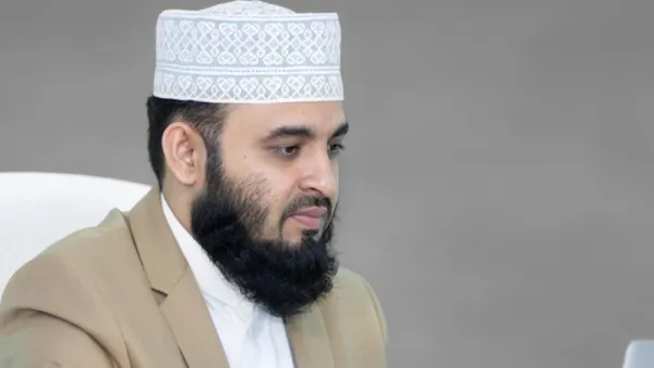 মাঝরাতে আতশবাজির কারণে লাখো শিশু ভয়ে আঁতকে ওঠে: আজহারী