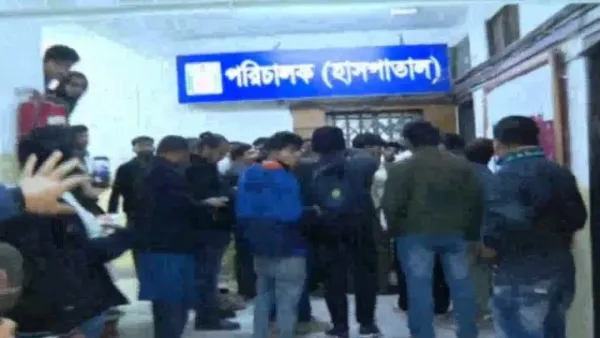 বিএসএমএমইউ পরিচালকের কক্ষে তালা দিলেন আহতরা 