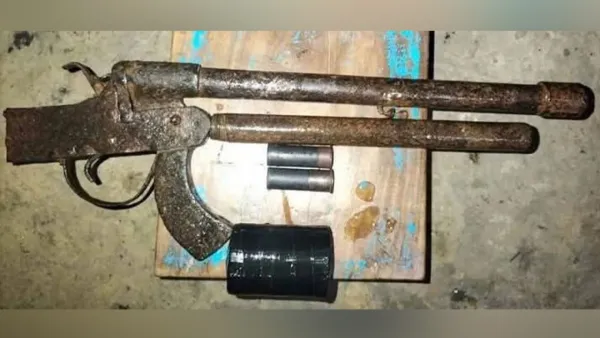 বিএনপি নেতার বাড়ি থেকে অস্ত্র-বোমা উদ্ধার করল সেনাবাহিনী