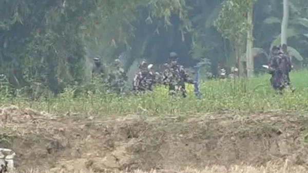 ধামাইরহাট সীমান্তে টহল জোরদার করেছে বিজিবি ও বিএসএফ