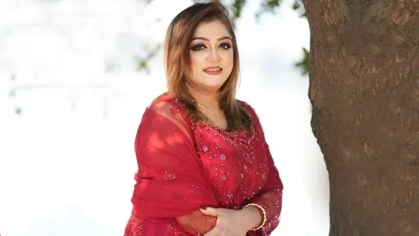 ‘অচেনা মাইক্রোফোন’-এ শিল্পী বিশ্বাস