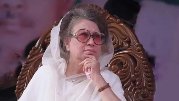হুইল চেয়ার ছাড়াই হাঁটতে পারছেন খালেদা জিয়া