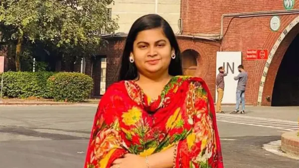 ভারতে পালানোর সময় ইডেন কলেজ ছাত্রলীগের সাবেক নেত্রী গ্রেপ্তার