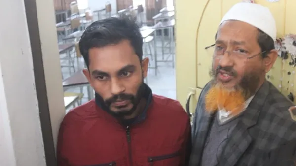 পরীক্ষা দিতে এসে আটক ছাত্রলীগের সহ-সভাপতি