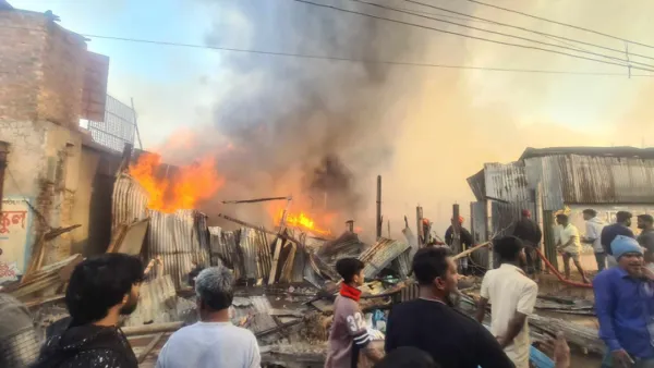 নারায়ণগঞ্জে কুন কারখানায় ভয়াবহ আগুন