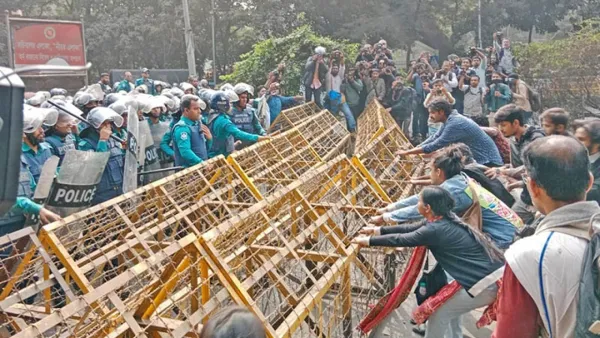 এনসিটিবি’র সামনে সংঘর্ষের ঘটনায় ৩০০ জনকে আসামি করে মামলা