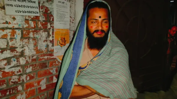 মধ্যরাতে জাবির ছাত্রী হল থেকে যুবক আটক