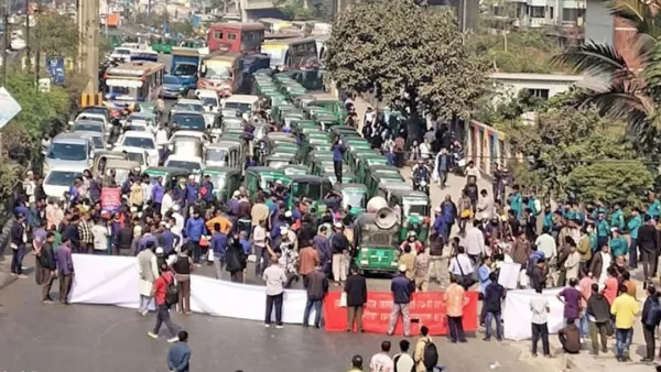 রাজধানীতে সিএনজিচালিত অটোরিকশাচালকদের সড়ক অবরোধ