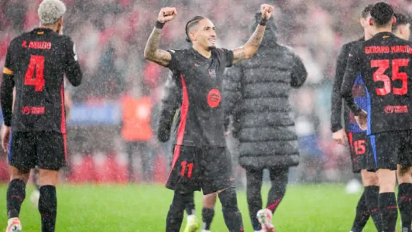 ৯ গোলের নাটকীয় ম্যাচে বার্সার জয়