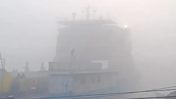 ঘন কুয়াশায় দৌলতদিয়া-পাটুরিয়া নৌরুটে ফেরি চলাচল বন্ধ