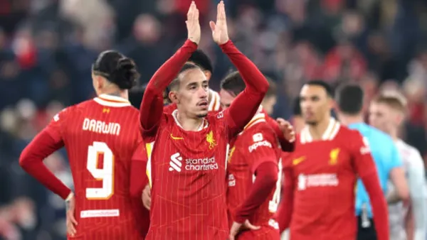 লিভারপুলের সাতে ৭